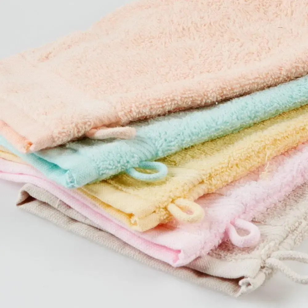 ÞVOTTAHANSKAR Í LIT – ASTRÉE_1.webp