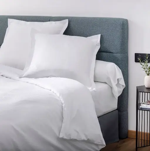 [P02002300000] Hótel Rúmföt – Satín Centium Strípuð með 6mm rönd